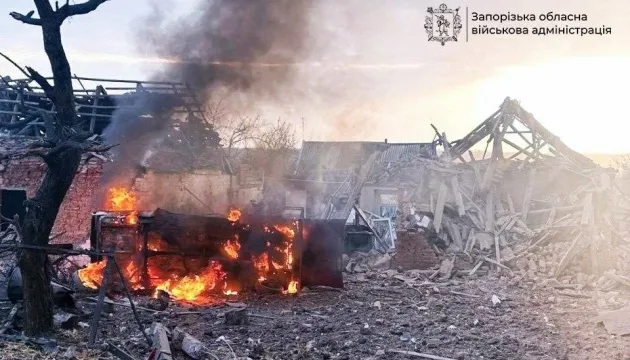 Запорізьку область накрили сотні ударів за добу, є поранені