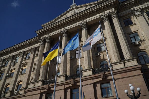Заробітна плата радників Сєнкевича та якими статками вони володіють