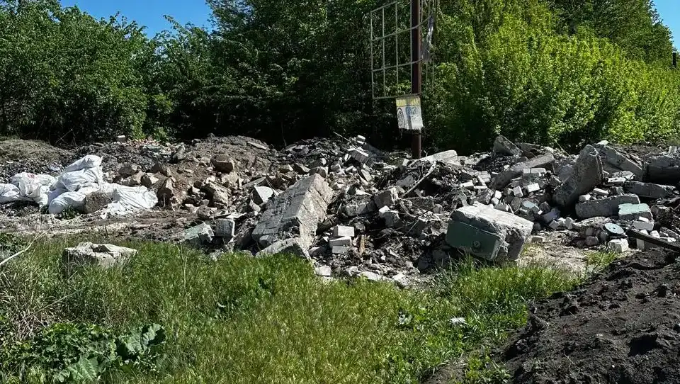 Засмічення земель виявили у громаді на Рівненщині