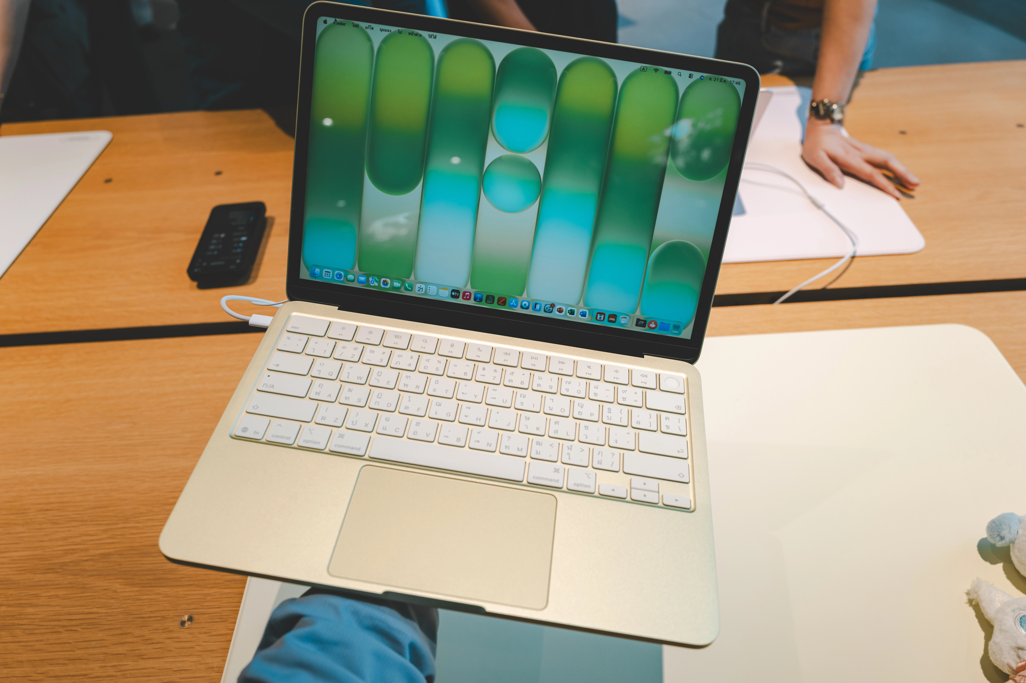 Microsoft оплачує звіти про переваги ноутбуків з Windows над MacBook …
