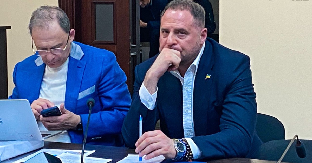 Заставу за Єрмака могли вже зібрати: адвокат говорить про затримки …