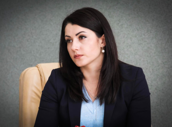 Заступниця мера Сум заробила за рік ушестеро більше за чоловіка