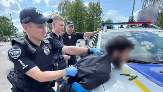 Затримали чоловіка, якого підозрюють у пограбуванні біля рівненського вокзалу