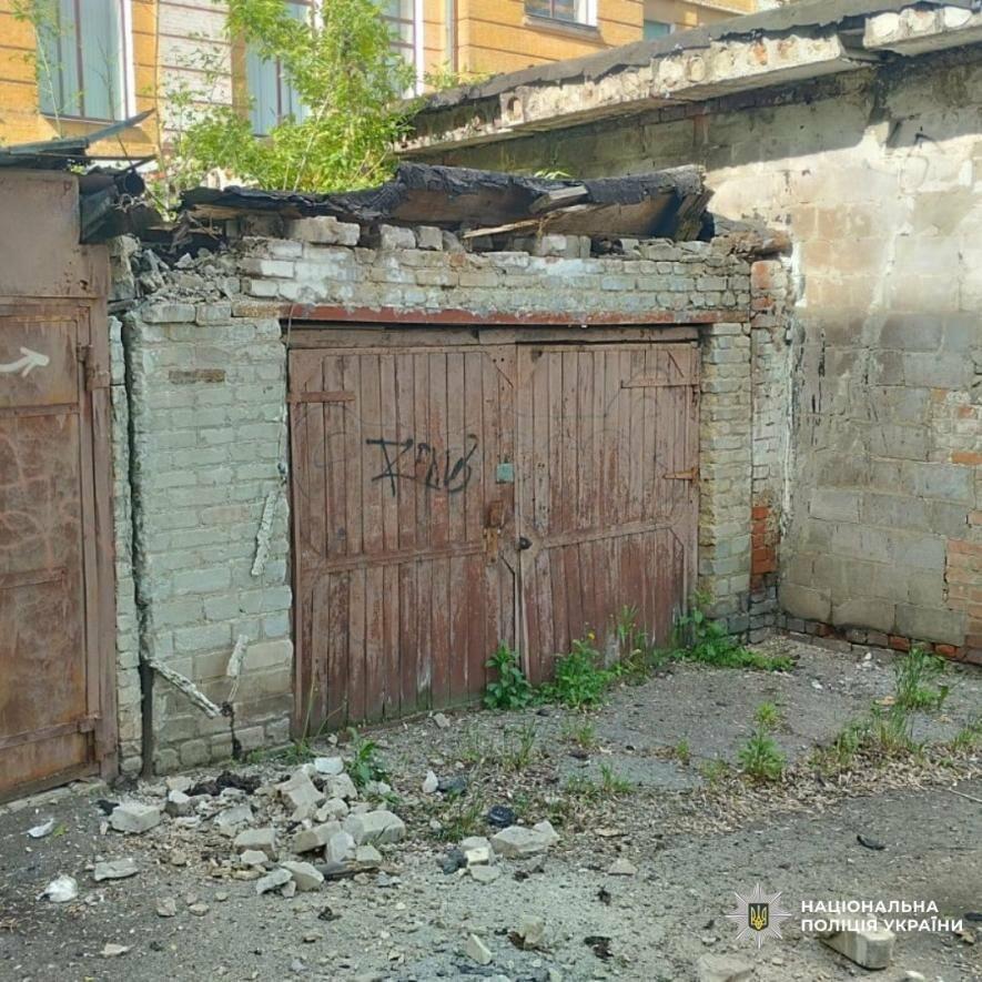 Зафіксували наслідки атаки FPV-дронів по Харкову та Золочеву: серед постраждалих …