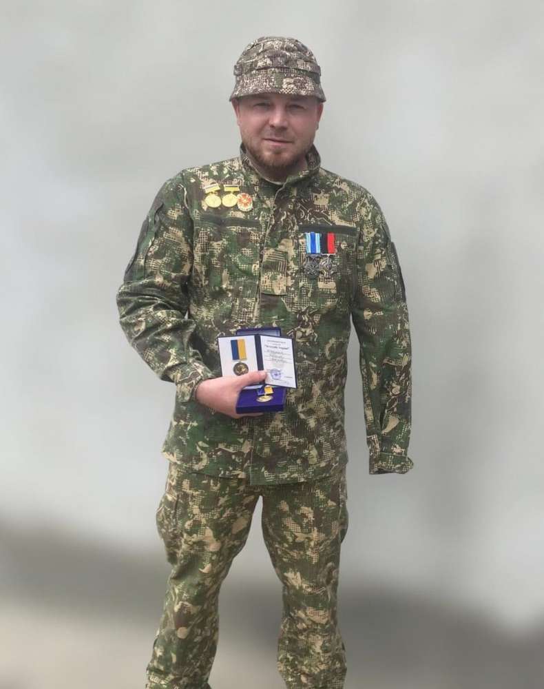 Захисника з Тернопільщини Василя Кондрата нагородили медаллю «За військову службу …