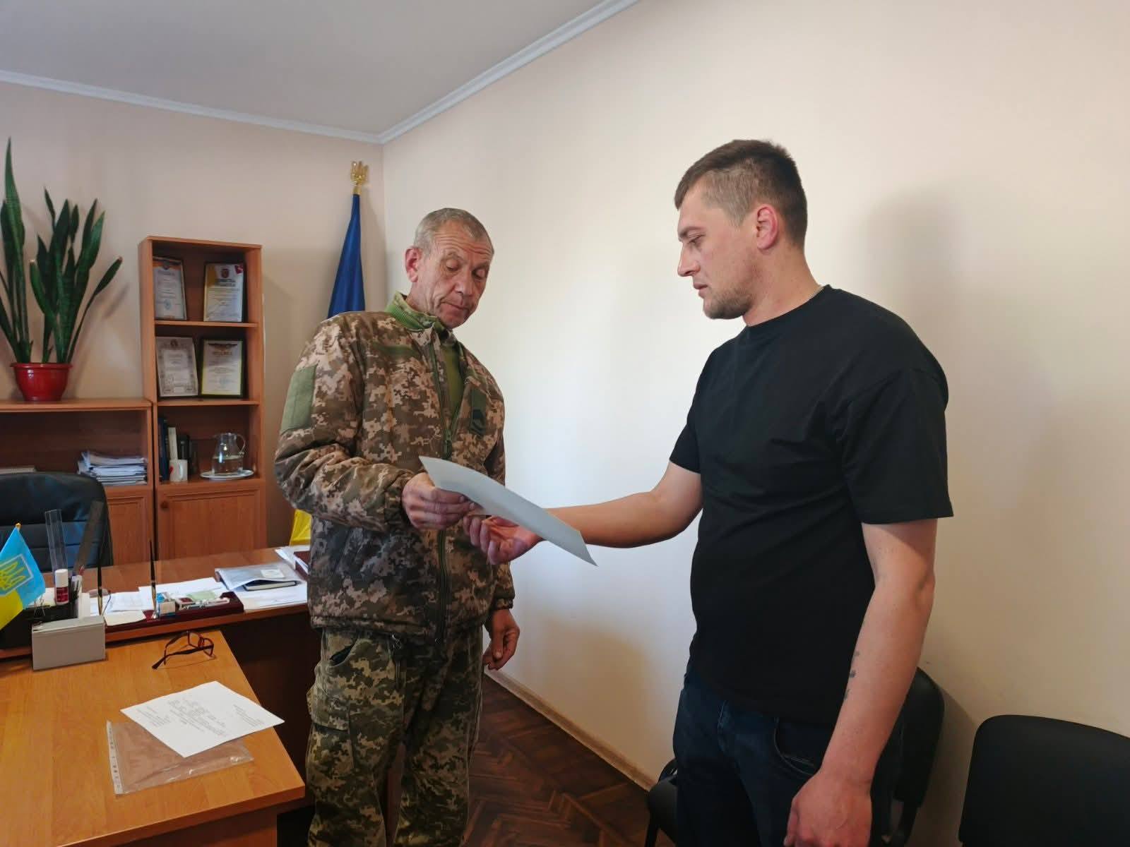 Захисник з Бессарабської громади отримав почесну відзнаку Президента України