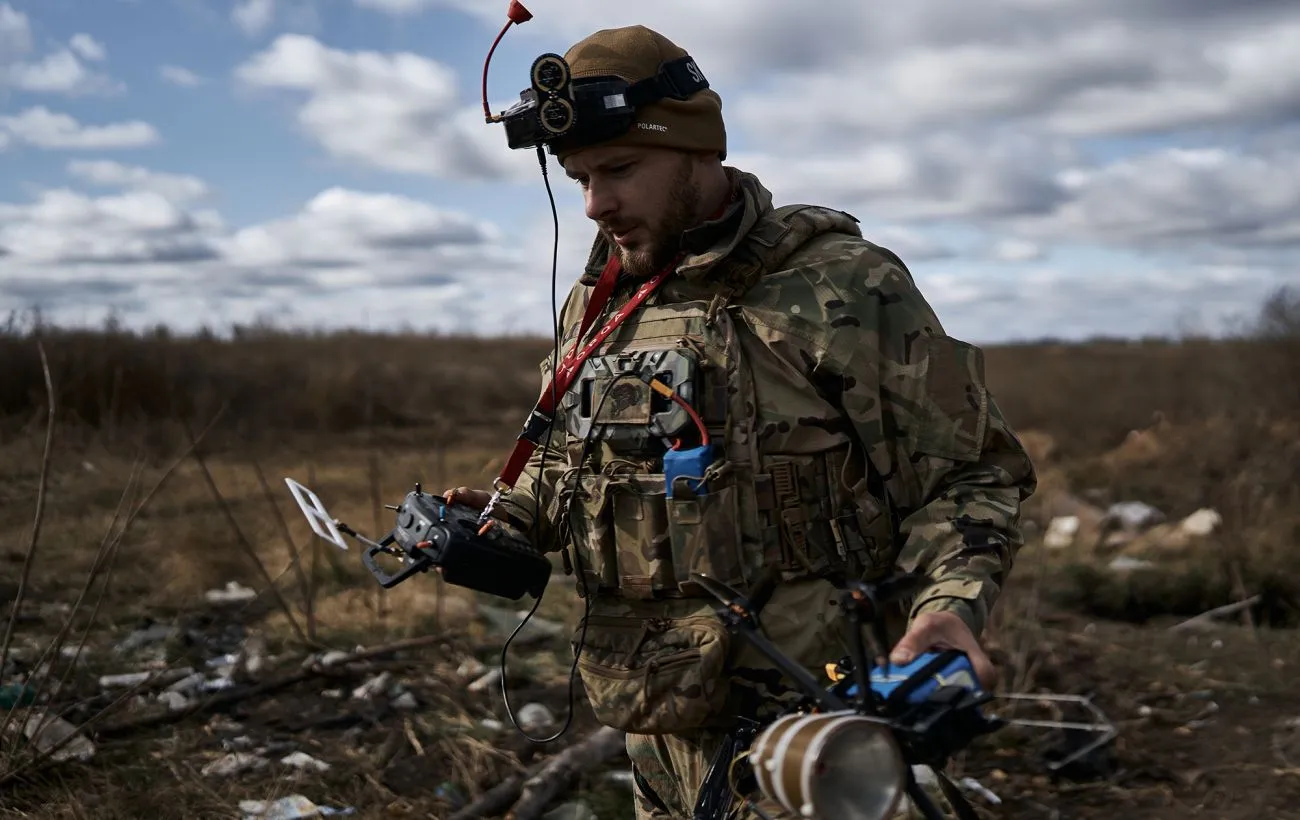 За минулу добу українські військові ліквідували ще 910 російських окупантів