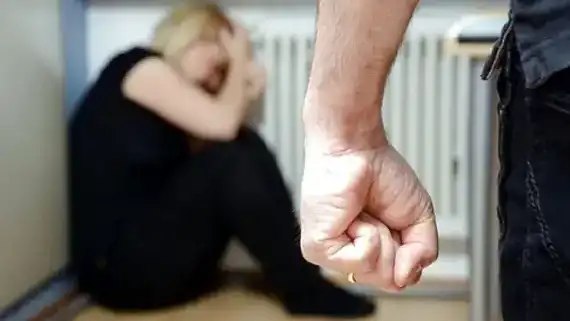 Чоловіка за побиття тещі судитимуть на Рівненщині