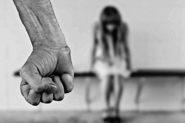 За підозрою у сексуальному насильстві над дитиною та дезертирстві судитимуть …