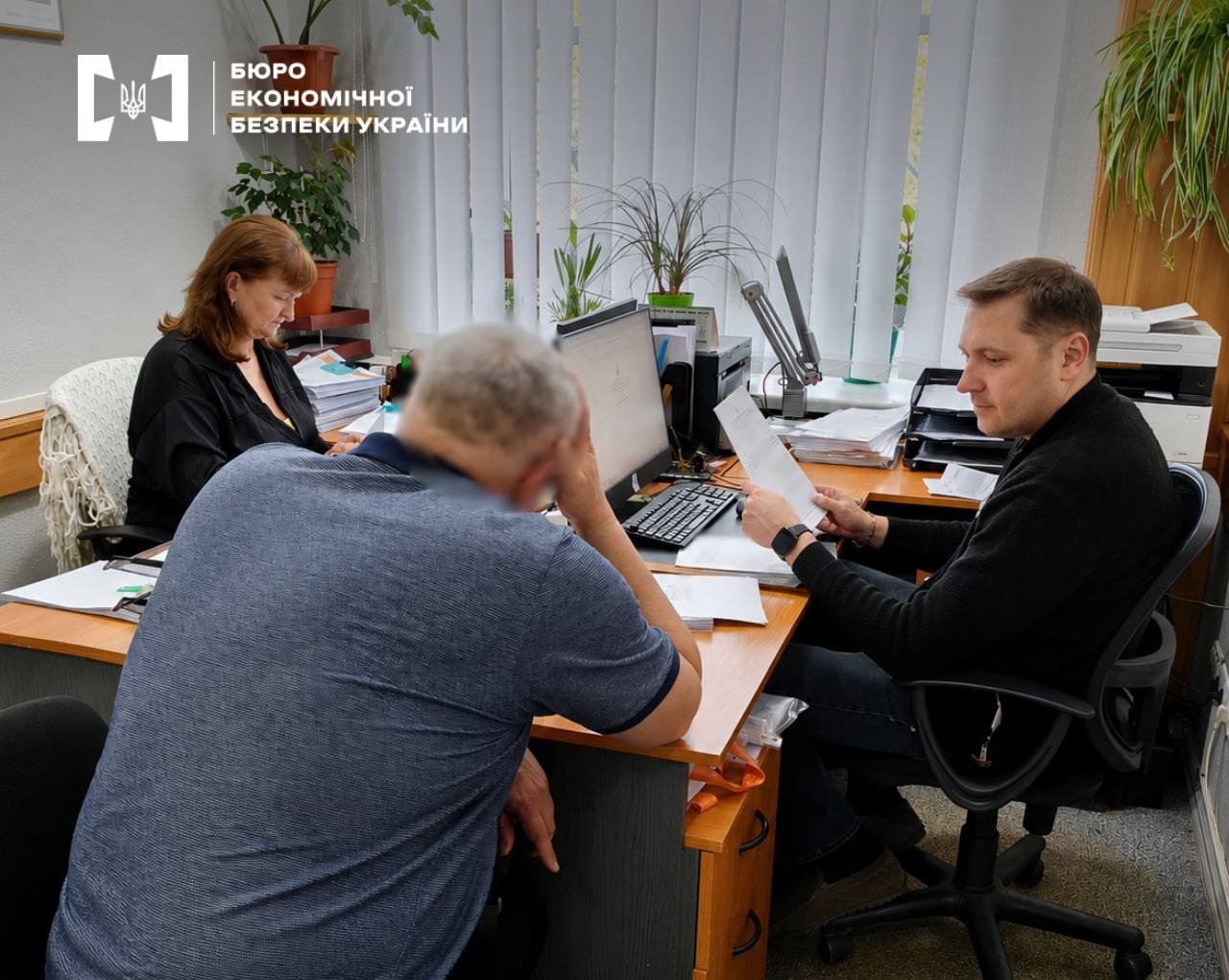 За реалізацію підпільного пального у Кривому Розі судитимуть трьох осіб