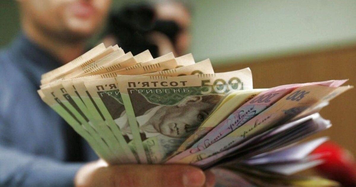 За рік номінальна зарплата волинян виросла на третину: в кого …