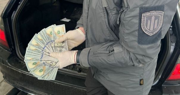 "Таксі для військових 24/7": у Запоріжжі викрили схему переправлення дезертирів …