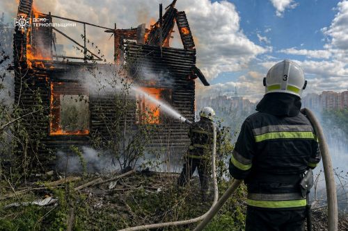 Згорів будинок на Чортківщині: рятувальники ліквідували 6 пожеж (ФОТО)