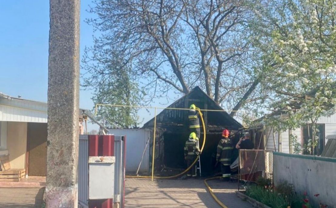 Згорів у гаражі: на Київщині під час пожежі загинув пенсіонер …