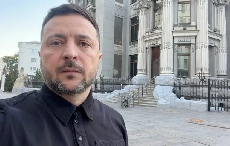 Зеленський анонсував кадрові рішення в МЗС і посольствах