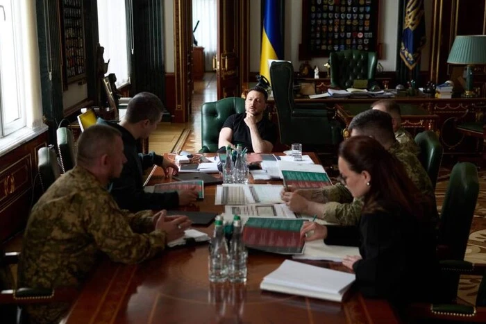 Зеленський оголосив реформу армії: піхотинцям обіцяють до 400 тисяч