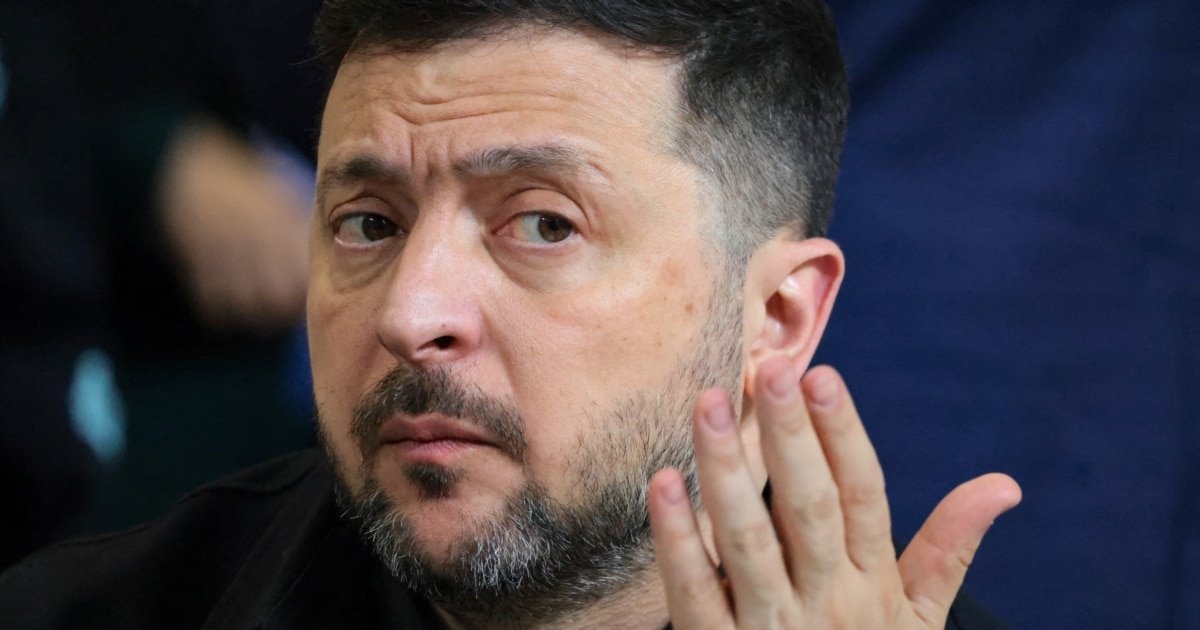 Зеленський вважає, що влітку Путін буде вирішувати – розширювати війну …