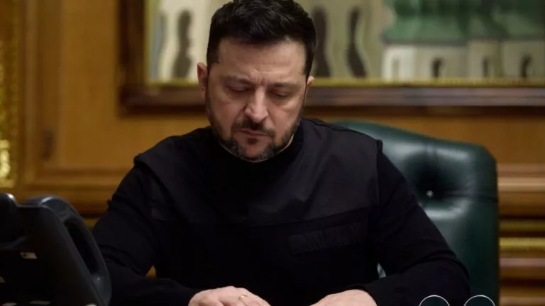 Зеленський заявив про необхідність посилення захисту Херсона через обстріли РФ
