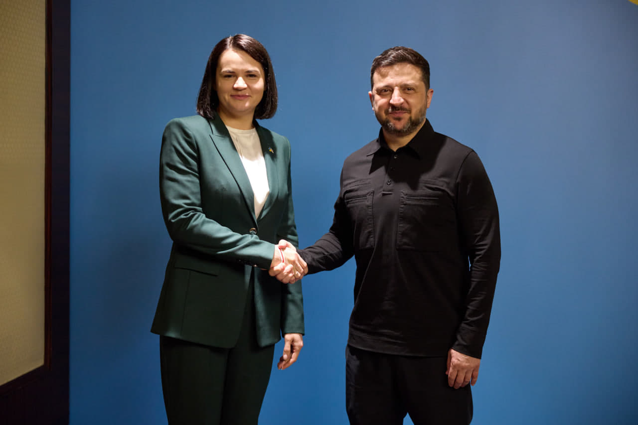 Зеленський зустрівся із Тихановською