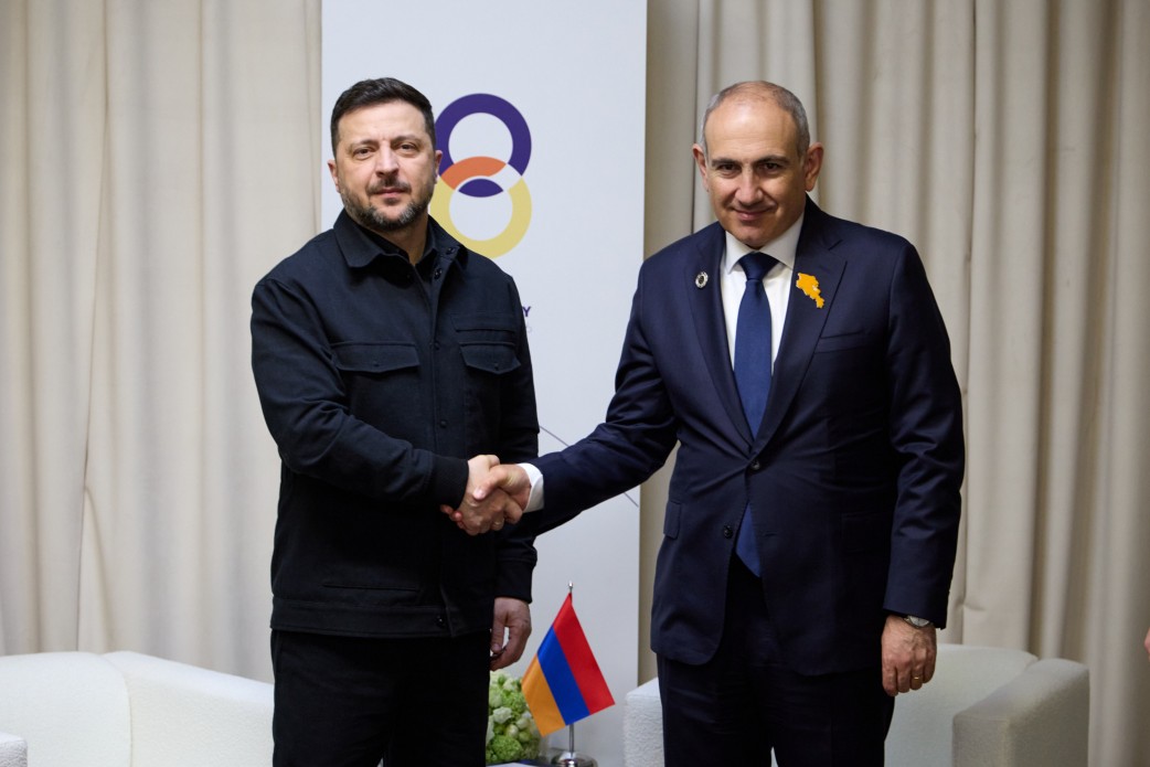 Зеленський у Єревані зустрівся із прем'єр-міністром Вірменії Пашиняном: деталі перемовин