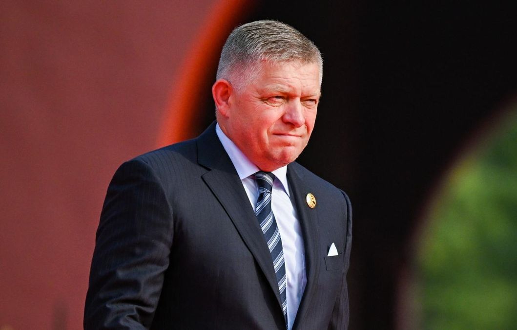 Зеленський має подзвонити Путіну, якщо він зацікавлений у переговорах, – Фіцо