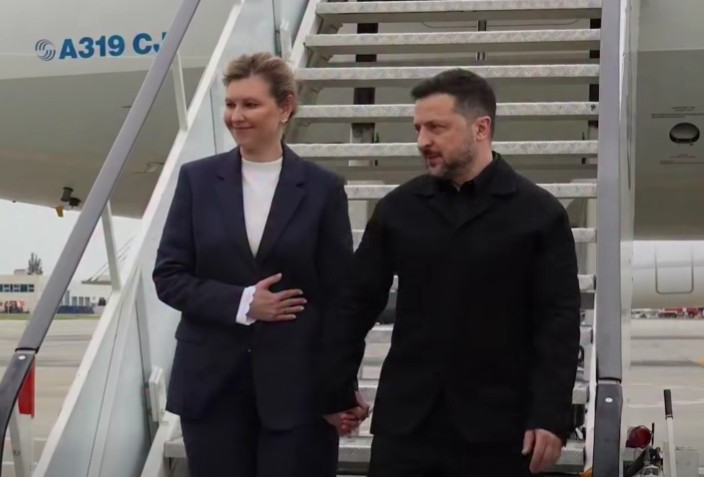 Зеленський прибув до Румунії на саміт «Бухарестської дев’ятки» (ВІДЕО)