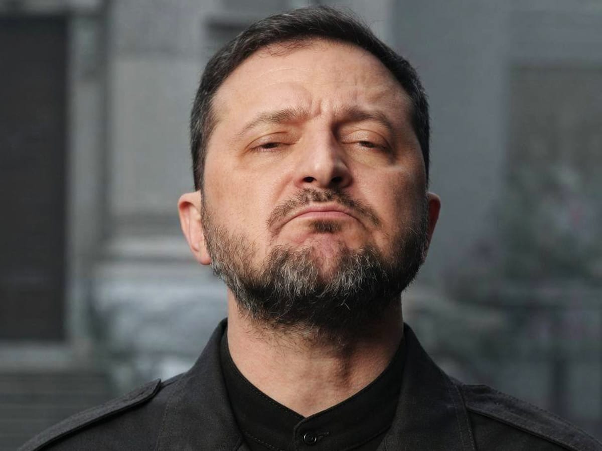 Зеленський продовжив дію воєнного стану та мобілізації в Україні