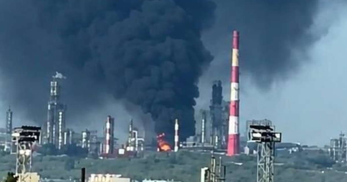 Зеленський підтвердив атаку українських військових по російському НПЗ у Сизрані