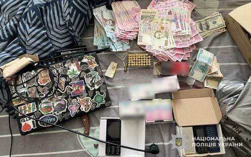 Знайшли російські рублі та набої: у поліції розкрили деталі розслідування …