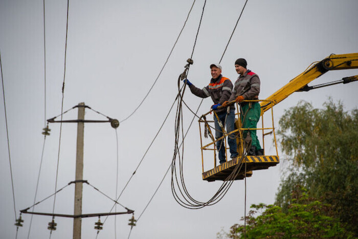 Енергетики зафіксували нові знеструмлення в чотирьох областях і розповіли про …