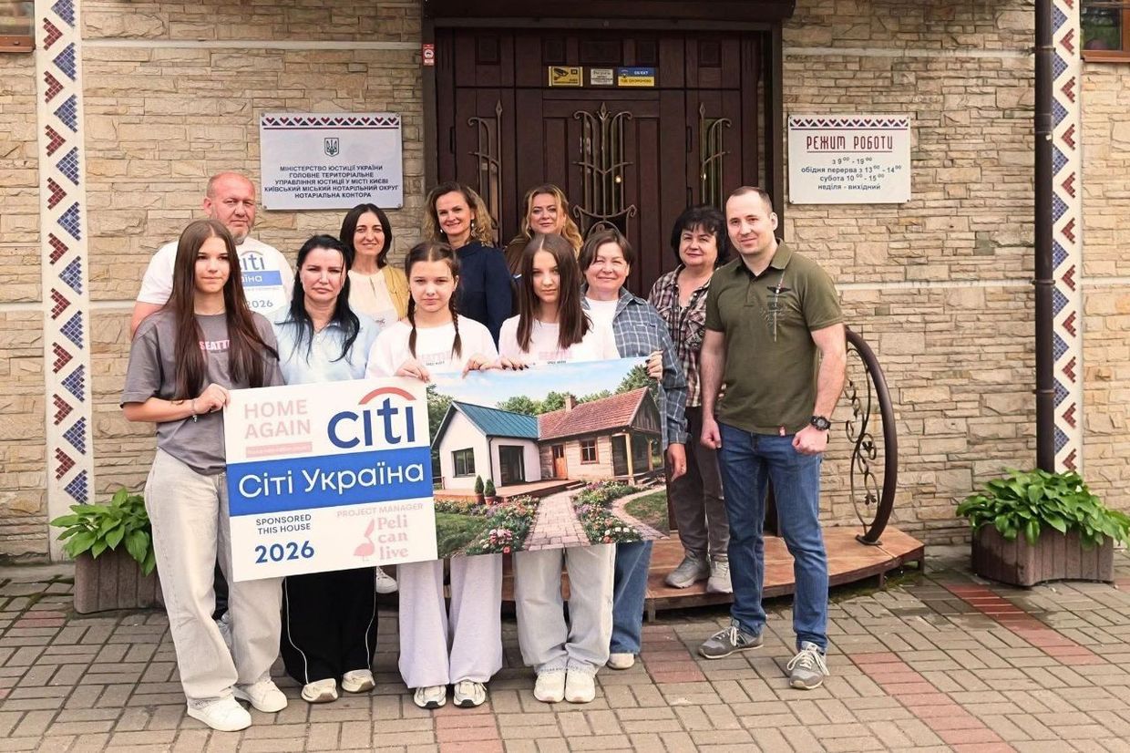 "Знову вдома": багатодітна родина зі Чмирівської громади отримала будинок на …
