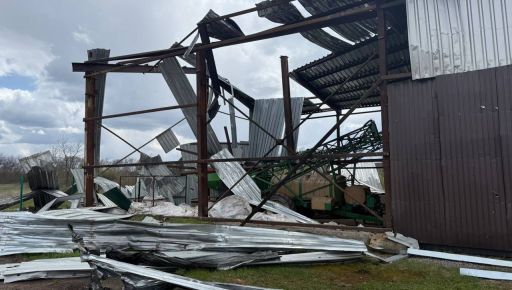 Росіяни обстріляли підприємство та інтернат на Харківщині: кадри наслідки