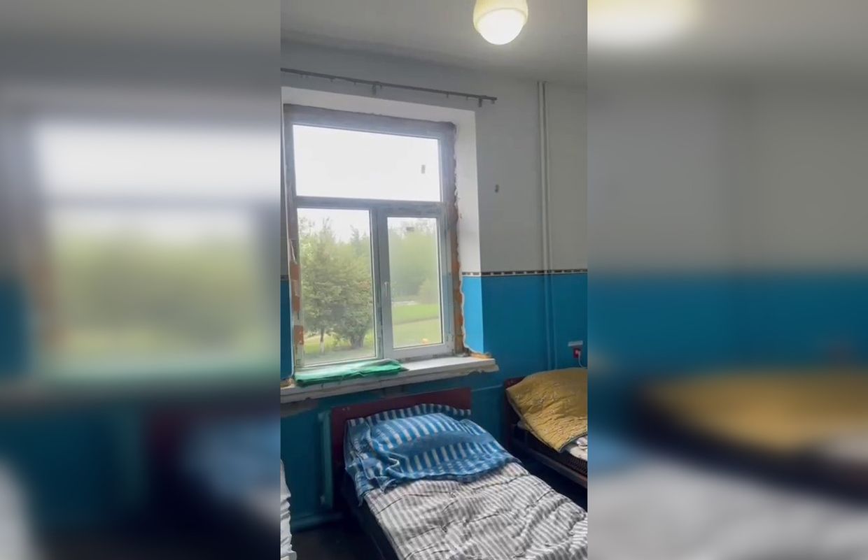 Зруйнована підлога та облуплені стіни: місцеві показали кадри, який вигляд …