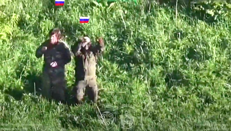 «З того боку дуже багато людей віком 60+» — поблизу …