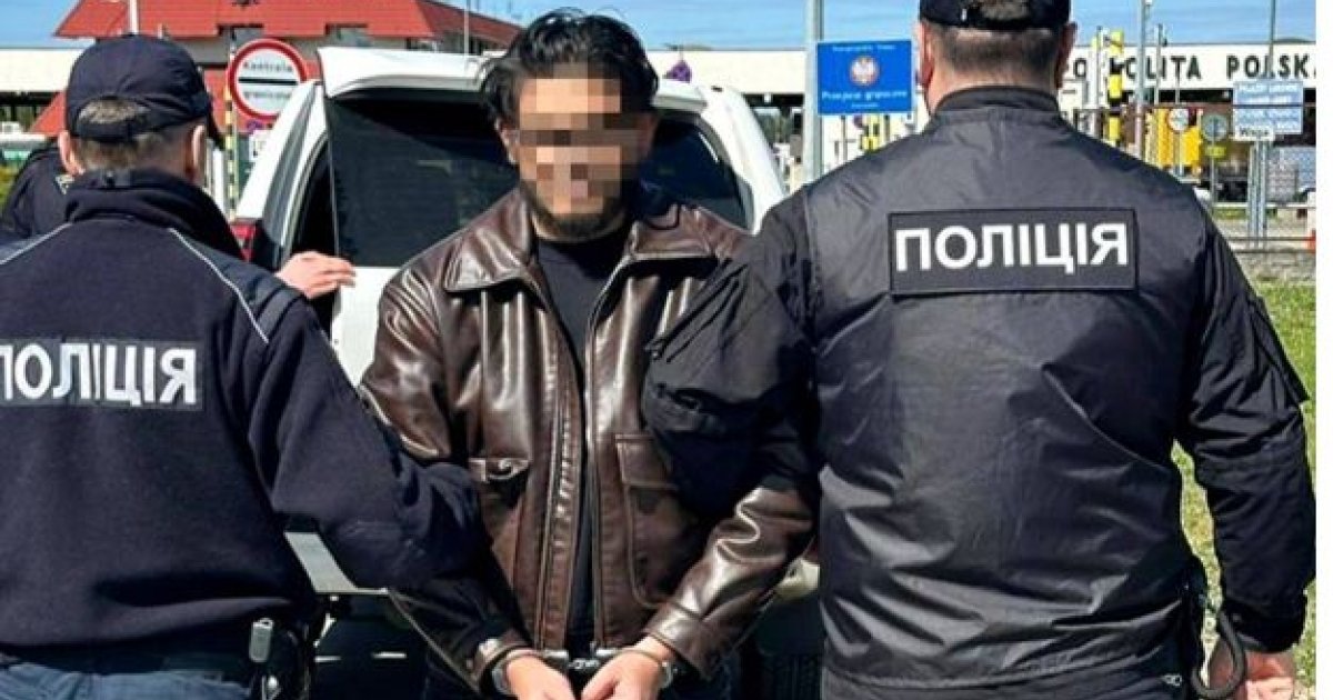 З Естонії екстрaдувaли оргaнізaторa схеми продaжу неіснуючих aвто для ЗСУ