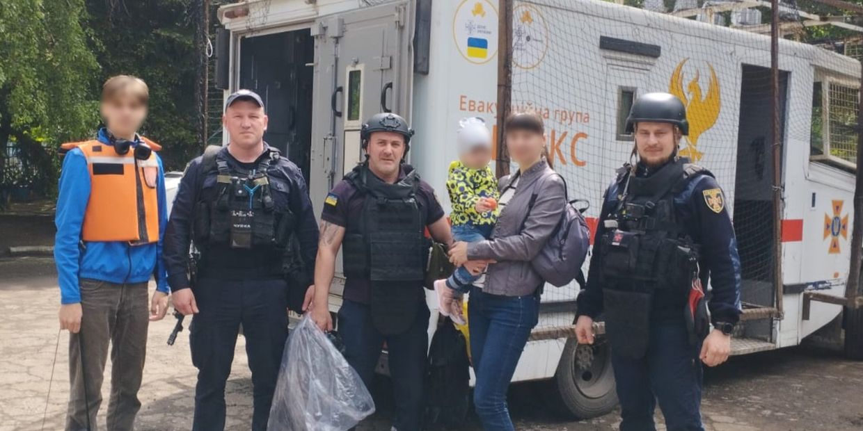 З Краматорського району рятувальники евакуювали 11 людей, зокрема 2 дітей
