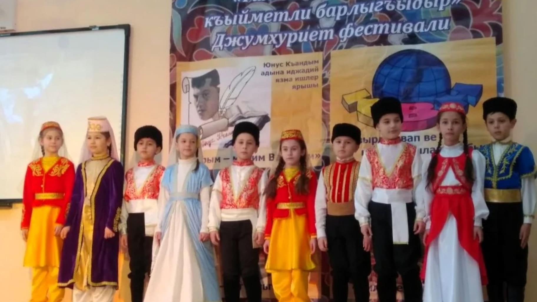 З дипломами від загарбників: в тимчасово окупованому Сімферополі провели фестиваль …