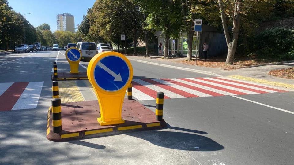З понеділка у Голосіївському районі буде обмежено проїзд через Оріховатський …