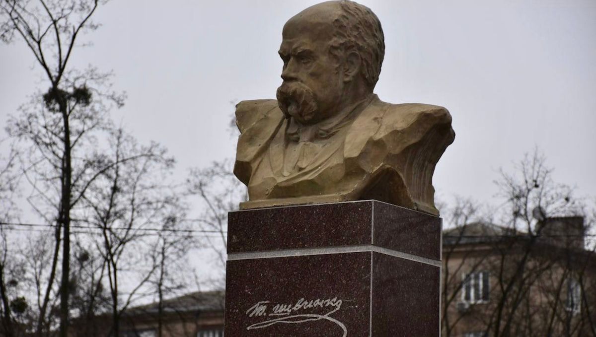 З прифронтового Краматорська евакуюють два пам’ятники та скульптурну композицію