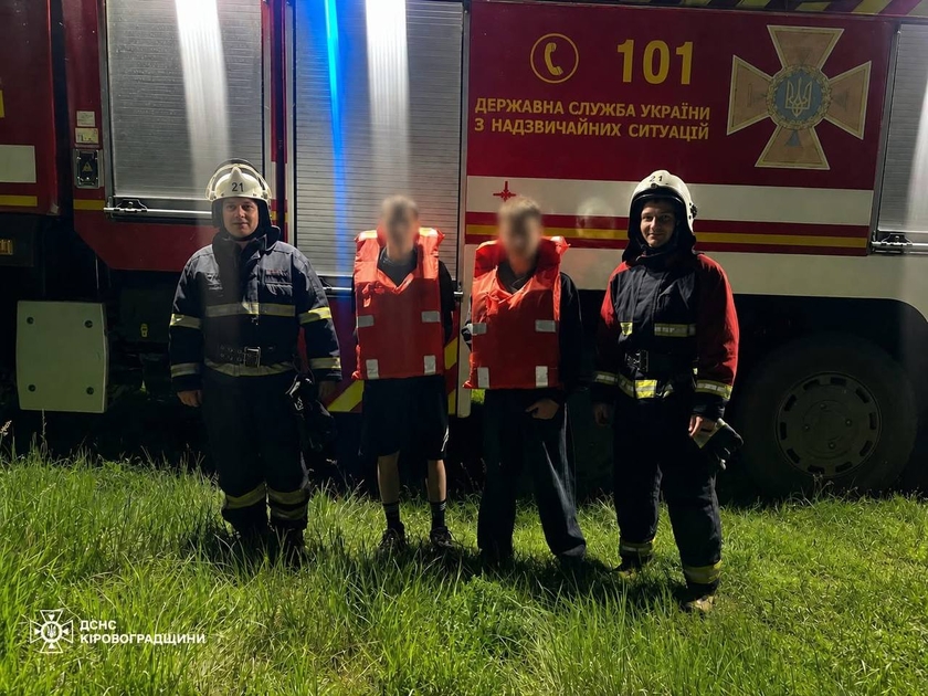 Рятувальники дістали з річки Південний Буг двох підлітків, яких унесла …