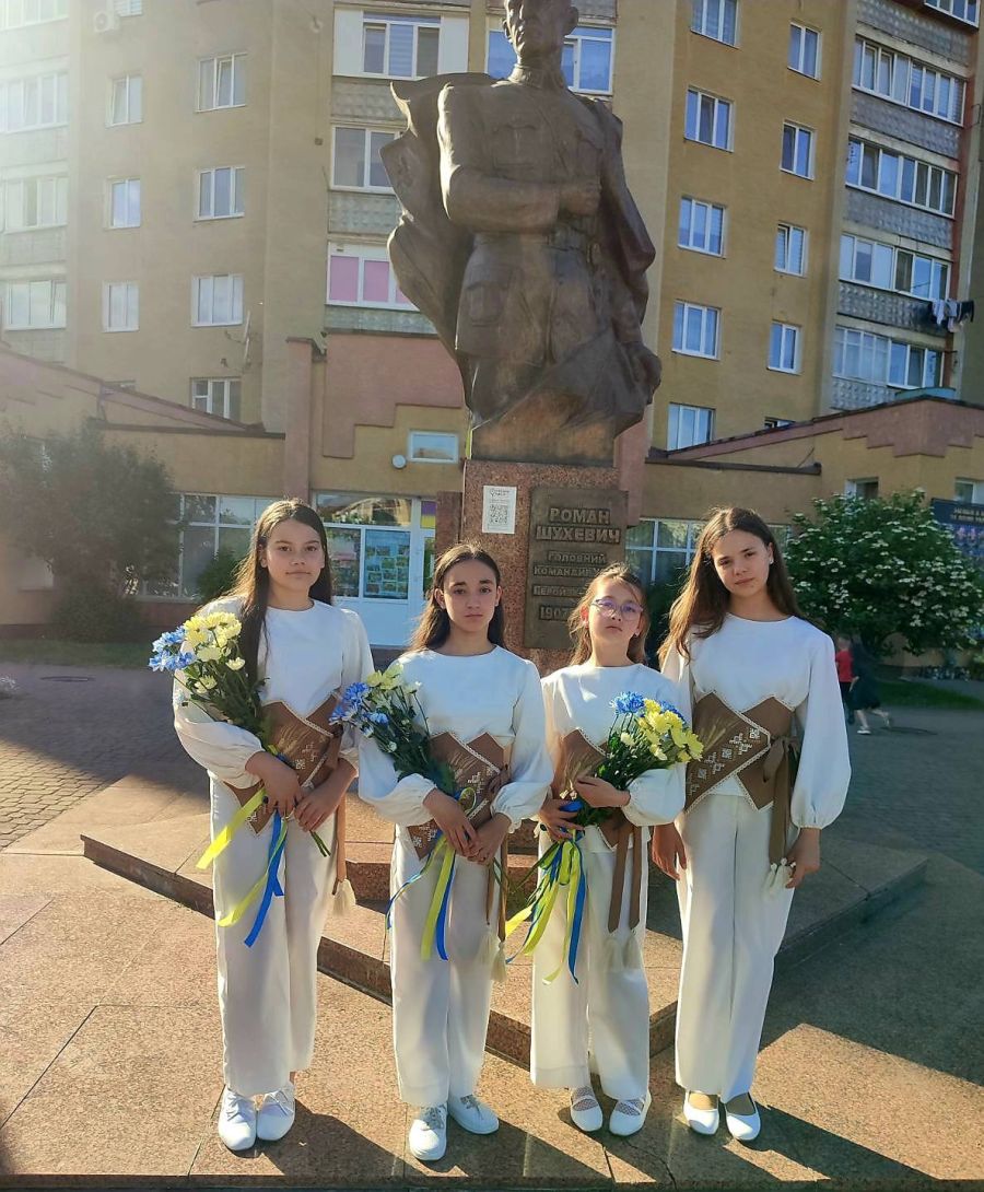 Калуська молодь відзначила День Героїв у пам’ять про лідерів українського …