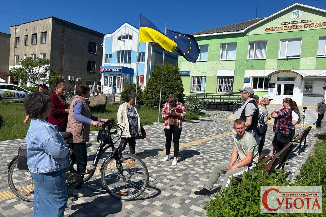 Камази без номерів і тікаючі лісоруби: селяни на Житомирщині самотужки …