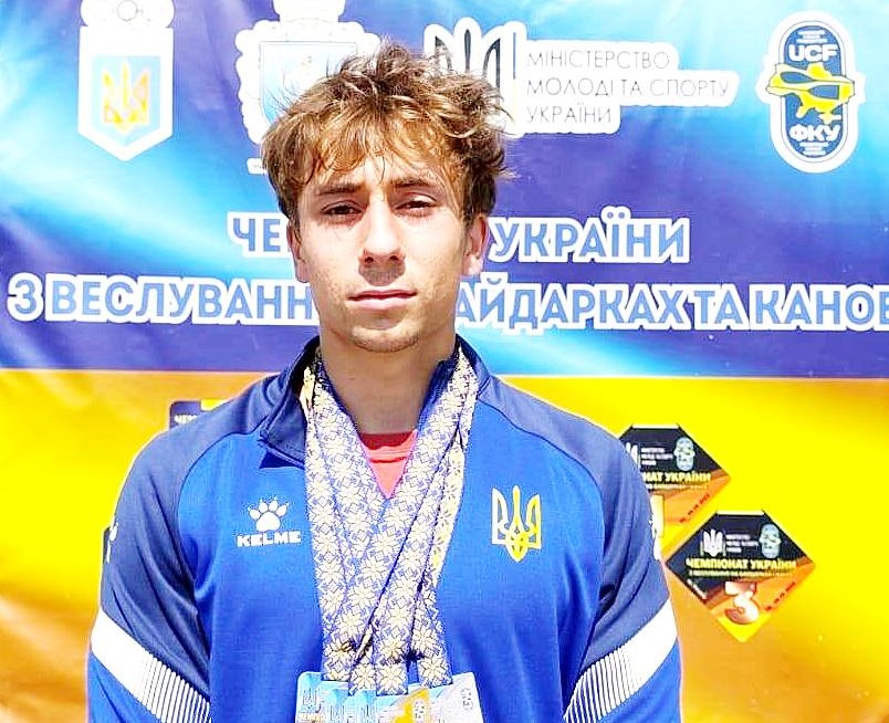 Кам`янчанин Захар Іванчук тріумфально дебютував на молодіжному чемпіонаті України з …