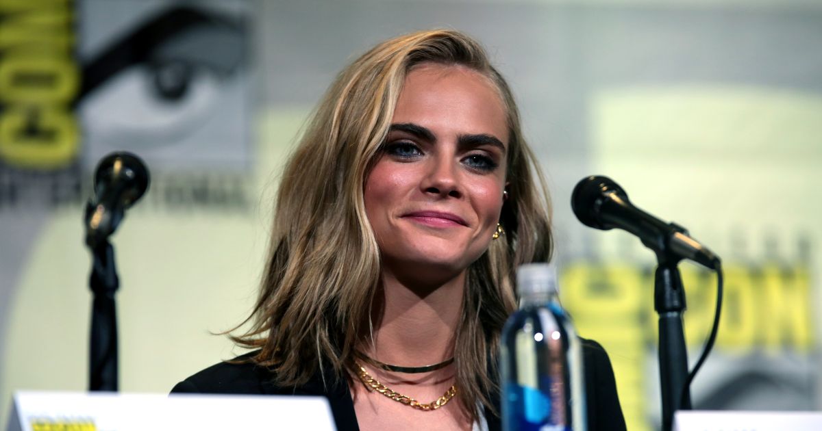 Кара Делевінь оголосила про старт музичної кар'єри — модель вирушить …