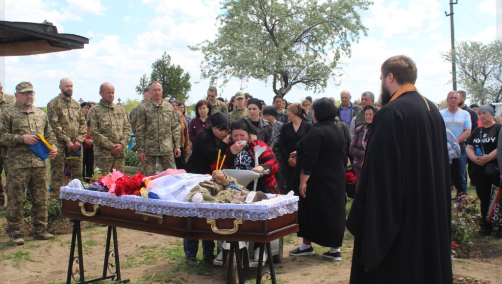 Катлабузька громада провела в останню путь захисника України Мицу Олександра