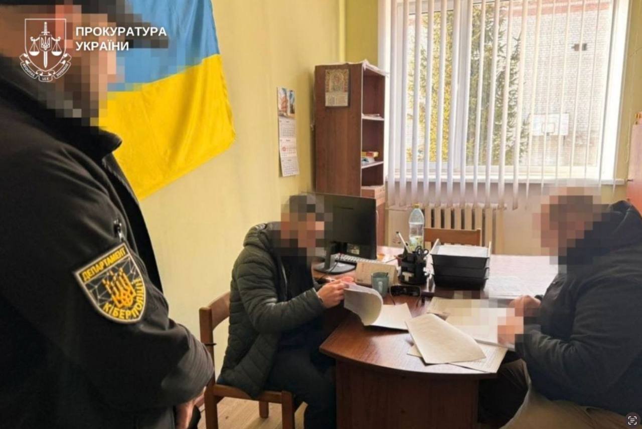 Керівник Хмельницького благодійного фонду привласнив понад мільйон гривень донатів на …