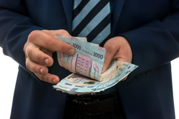 Керівник збиткового КП отримує заробітну плату як 12 працівників