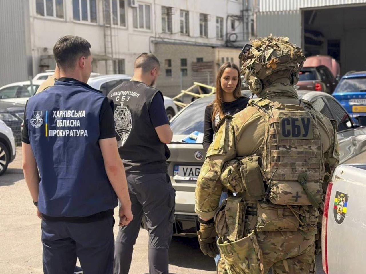 Керівниця харківського благодійного фонду незаконно ввезла в Україну близько 500 …