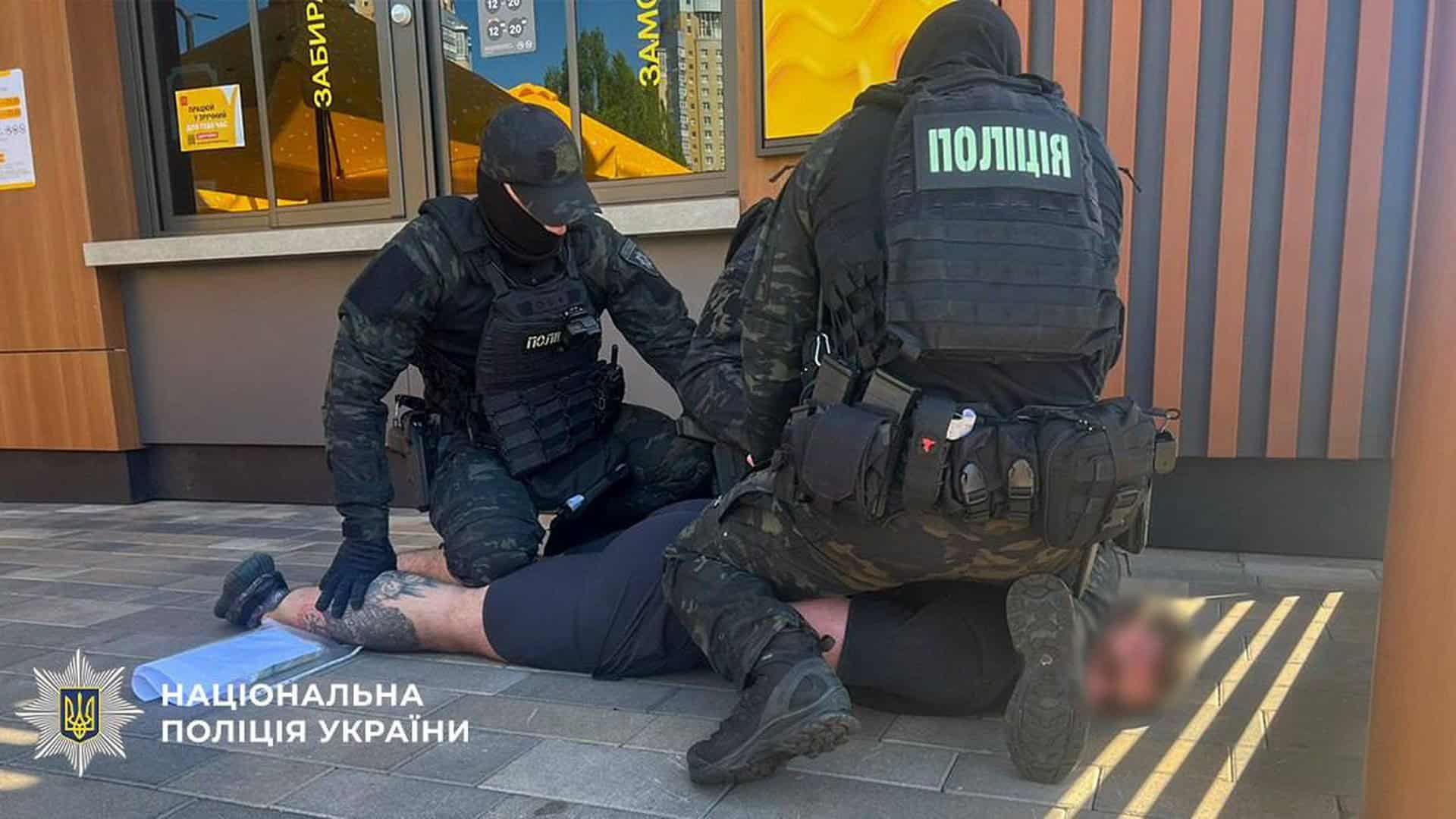 Киянин продавав відстрочки від армії за $28 000