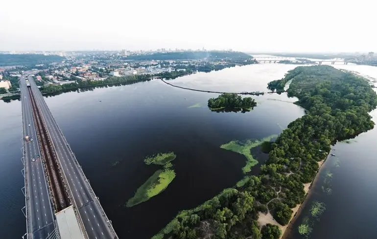 Киян попередили про ремонт і обмеження на Південному мосту